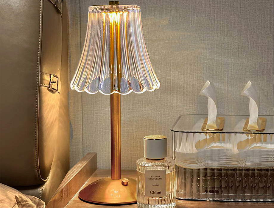 Retro metal desk lamp