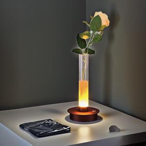 Vase table lamp