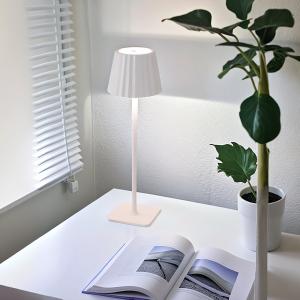 Hundred fold high legged desk lamp